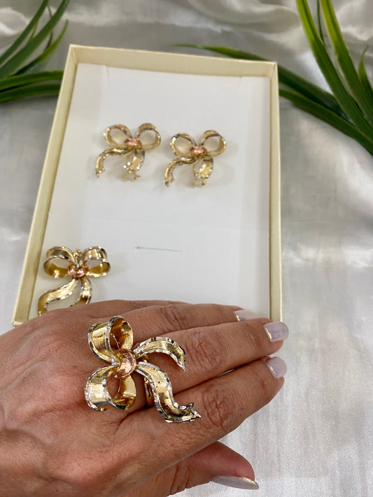 Juego de Aretes, anillo y dije de moño listones grandes