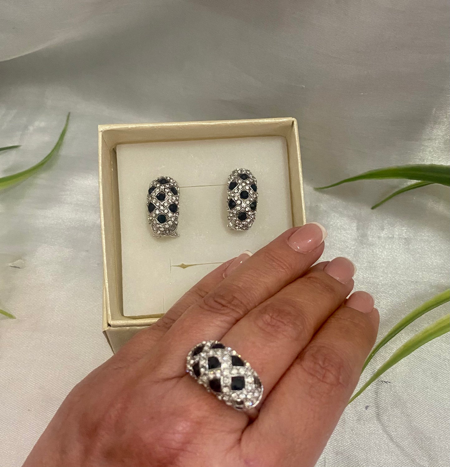 Juego de Aretes y Anillo Panal