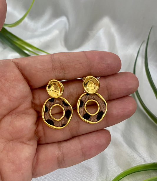 Aretes animal print caoba