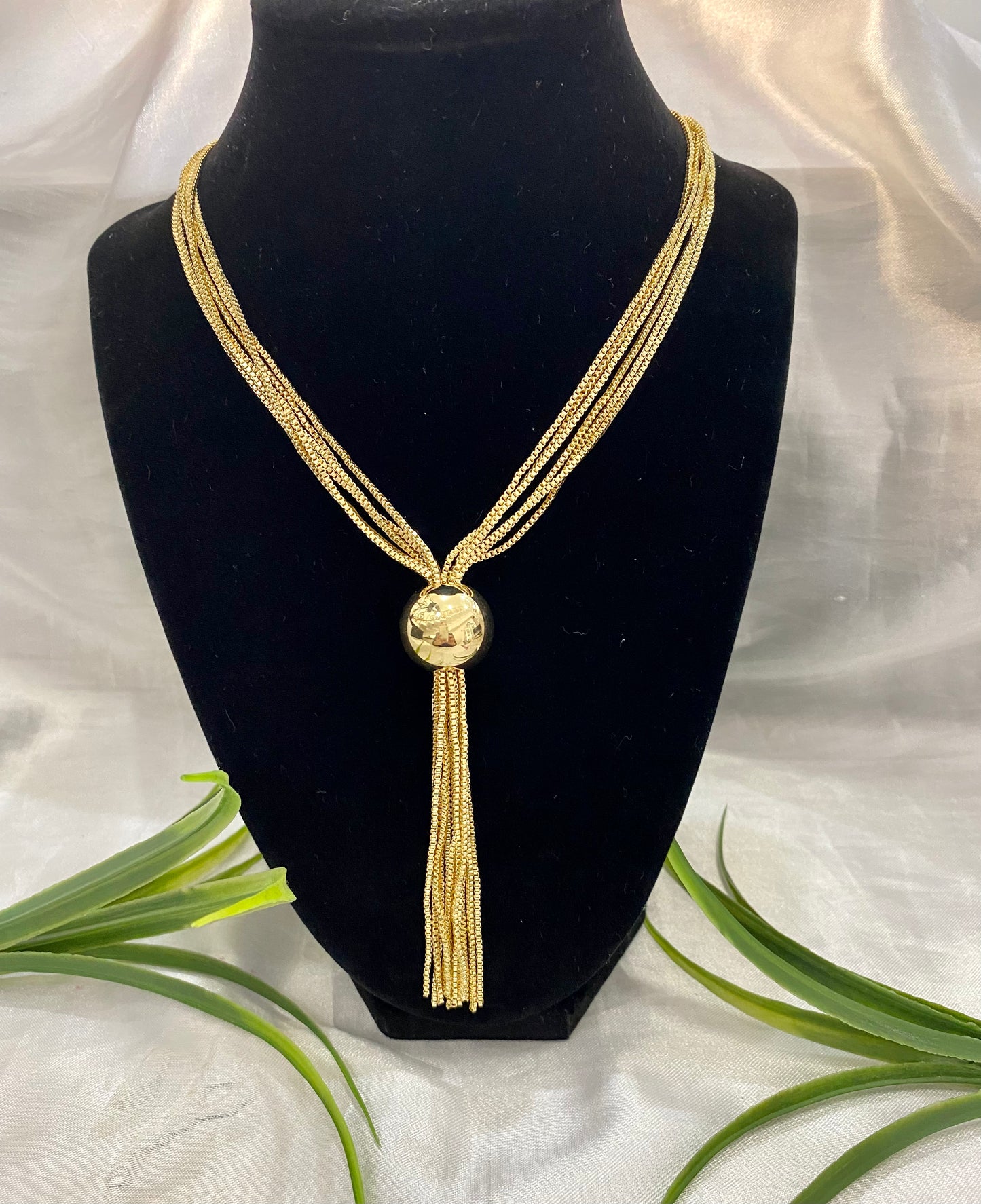 Collar corbatero bola