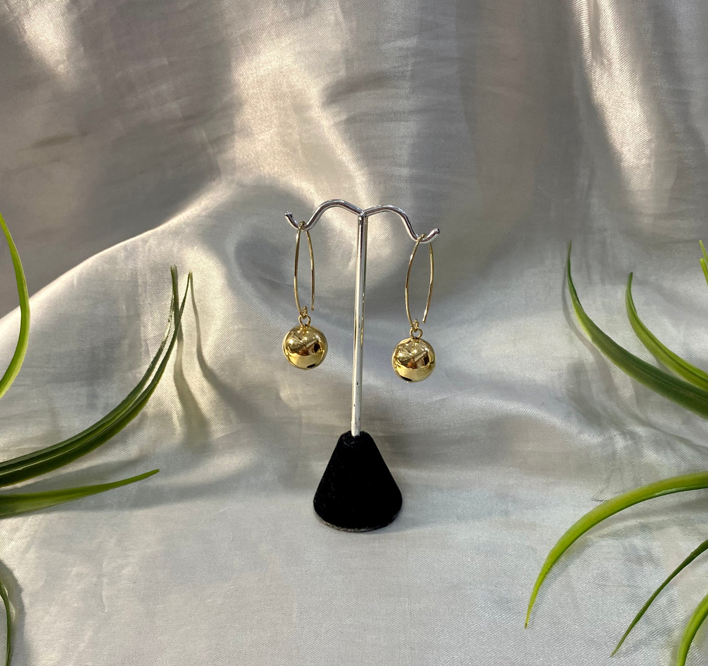 Arete tipo cereza bola lisa