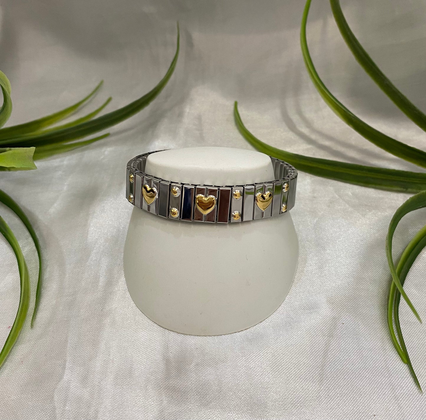 Pulsera elástica gruesa con corazón