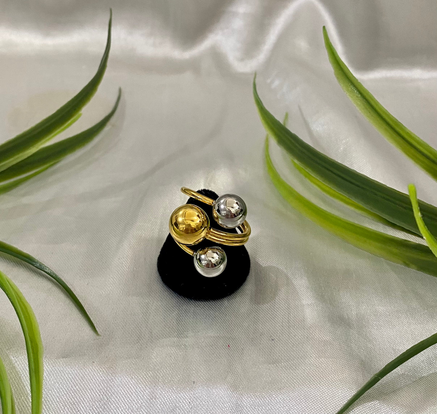 Anillo 3 esferas bicolor