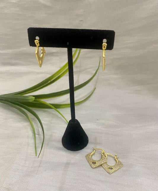 Arete tipo Arracada triángulo corazón zirconia