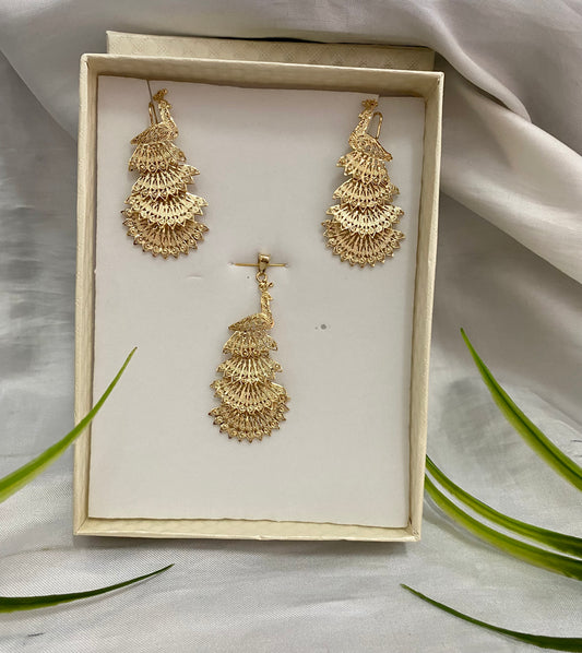 Juego de Aretes y Dije de Pavo filigrana 4 colas