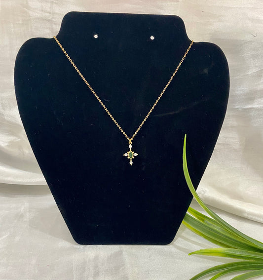 Cadena con dije Cruz centro grande