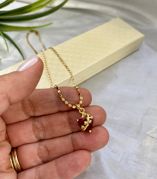 Cadena con dije corazón espinas