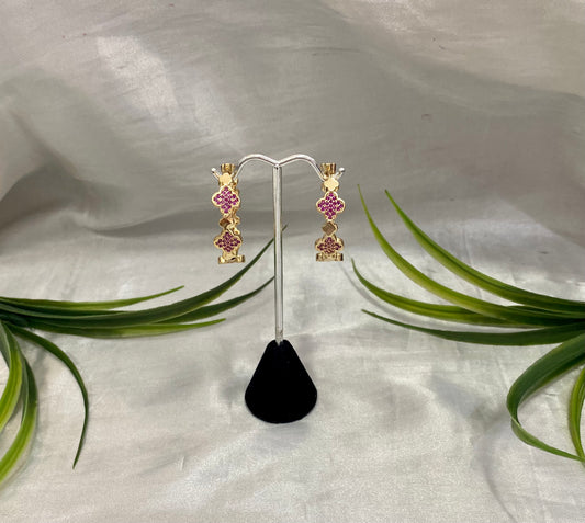 Arracada 3 flores Zirconia
