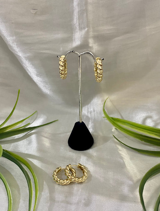 Arracada torcida gruesa