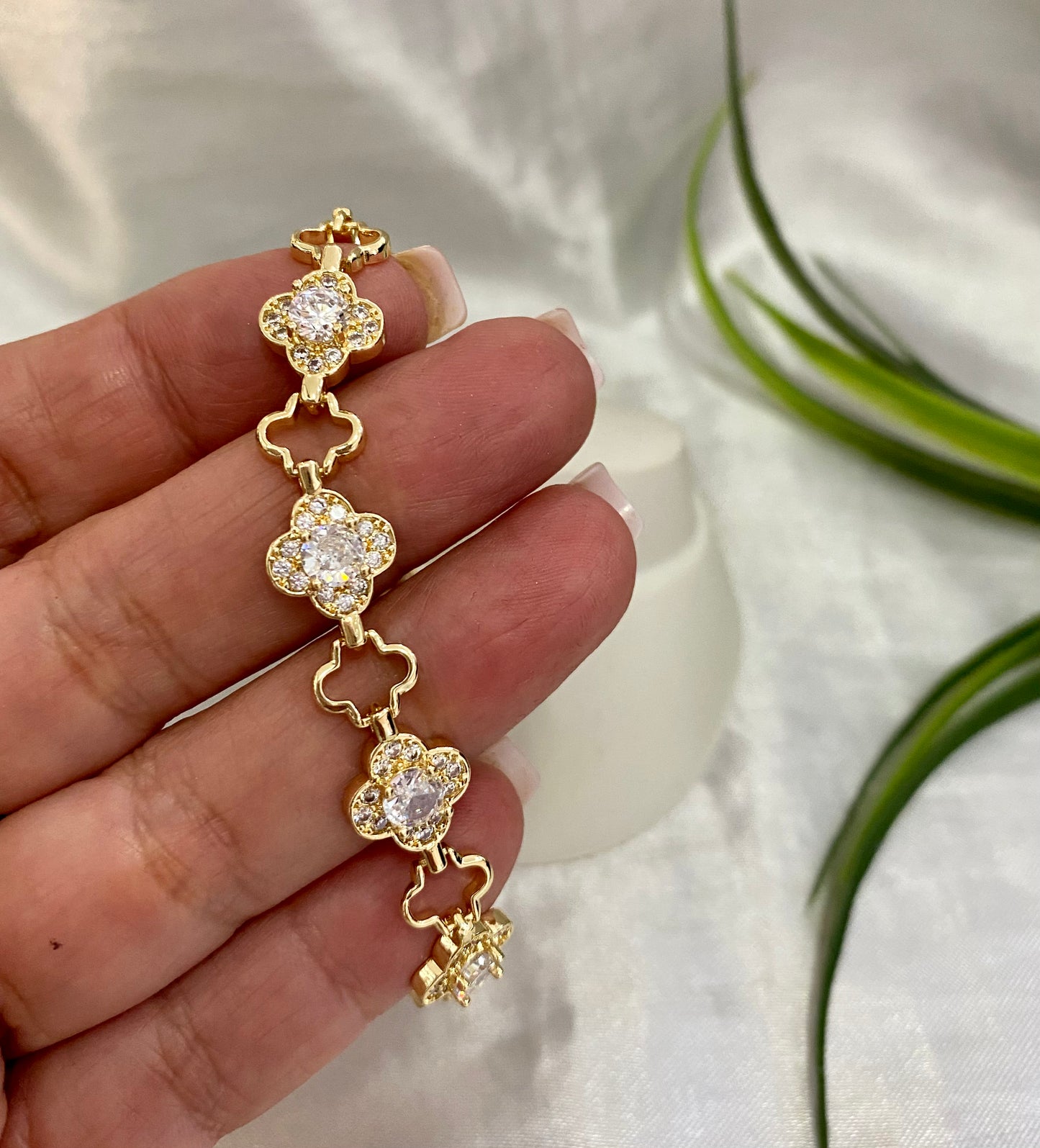 Pulso de flor Zirconia