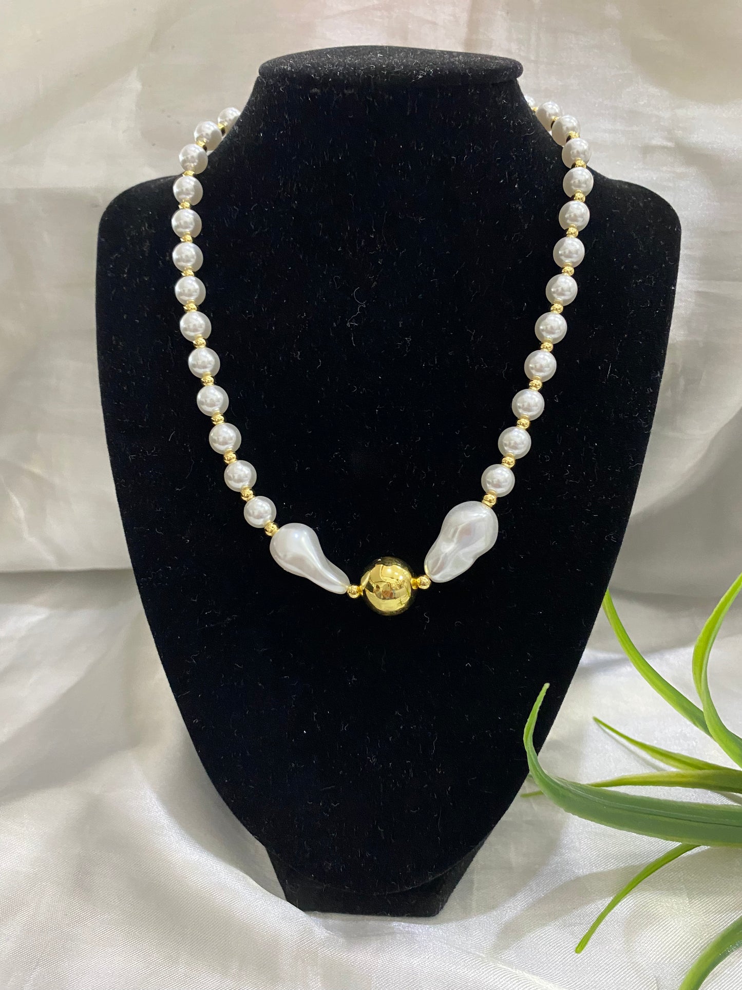 Collar de Perla con bola lisa