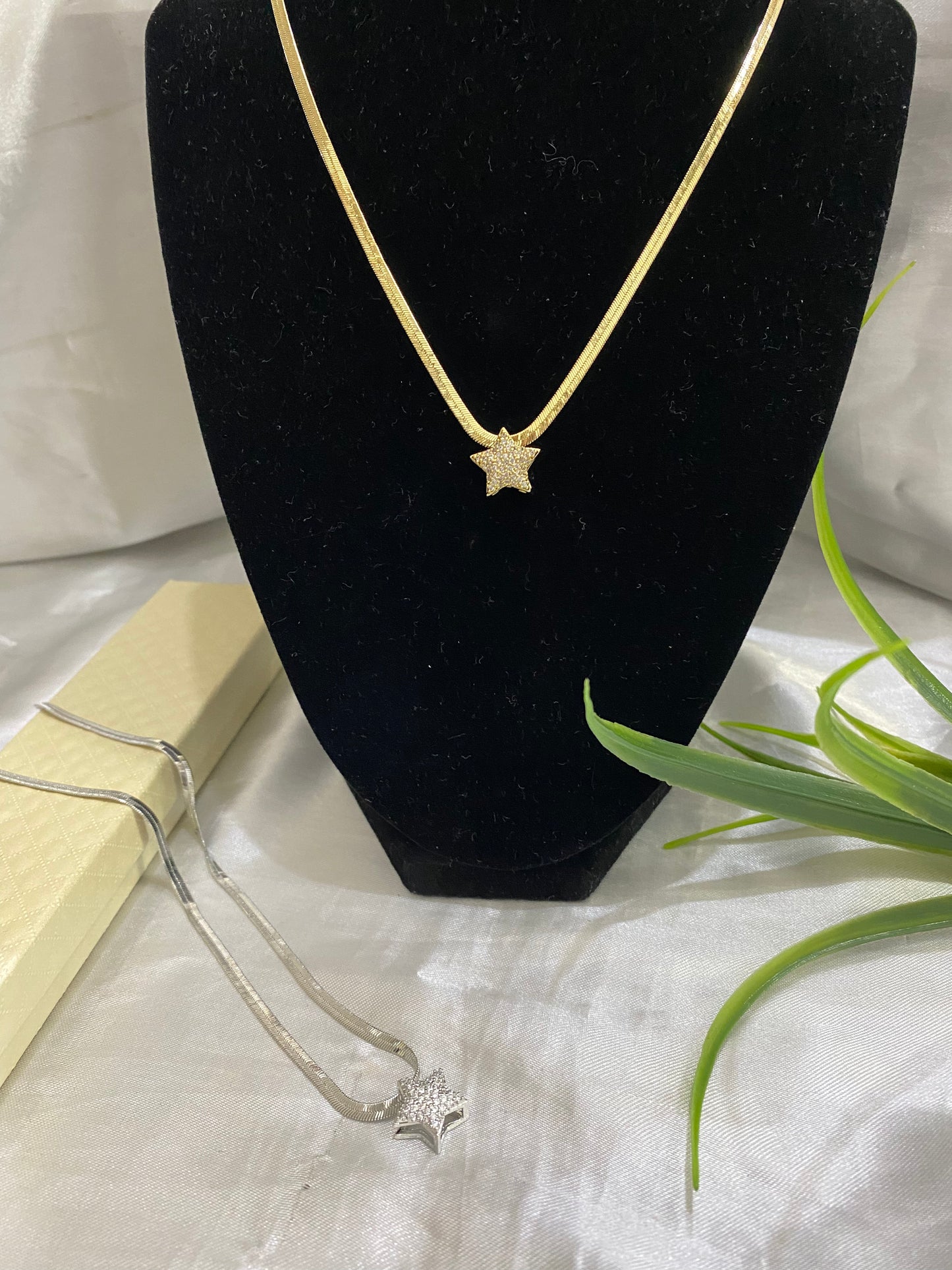 Collar panza de víbora con dije Estrella zirconia