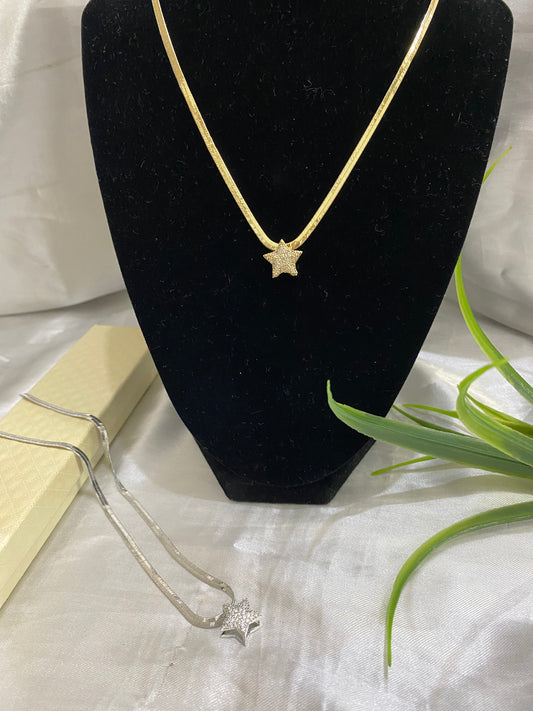 Collar panza de víbora con dije Estrella zirconia