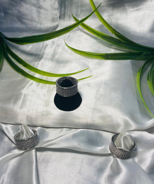 Anillos en Rodio con incrustaciones de zirconia