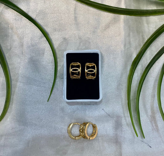 Arete tipo Huggies Chapa de oro