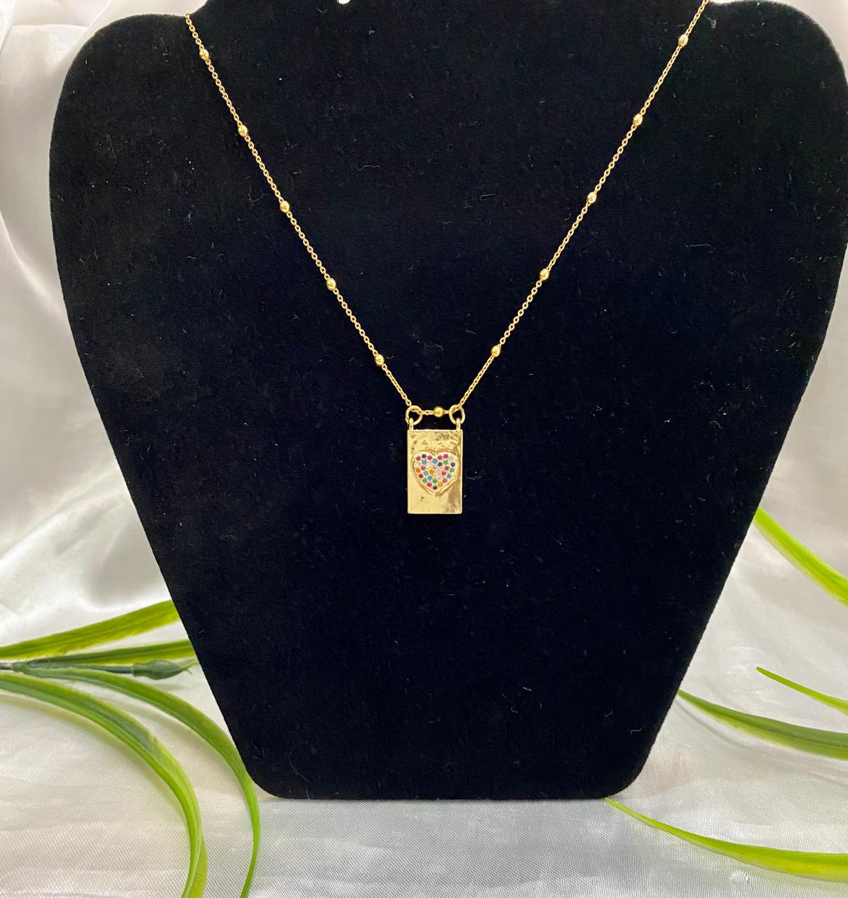 Cadena con dije placa con corazón Chapa de oro