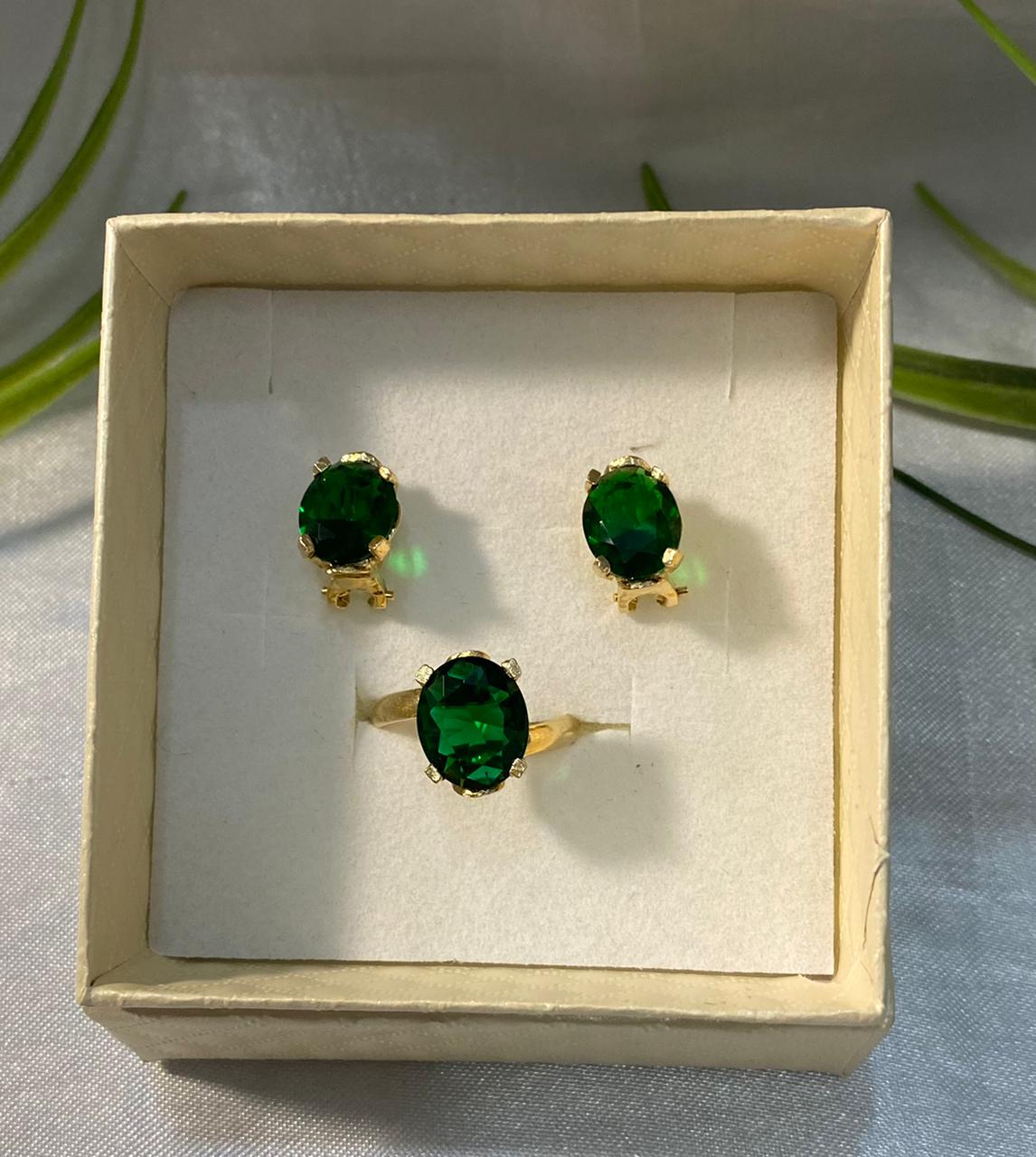 Juegos de aretes y anillo, Chapa de oro