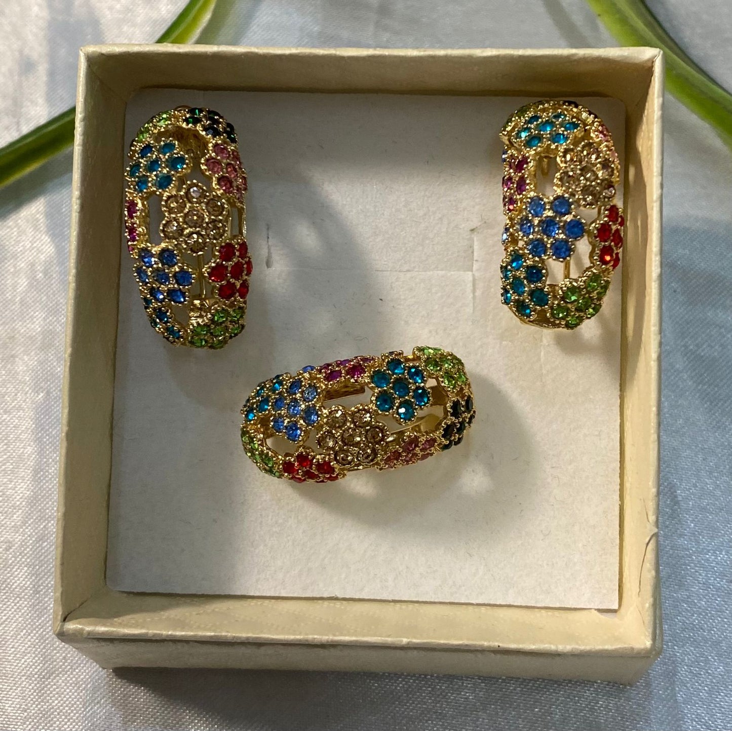 juego de aretes y anillo, Chapade oro