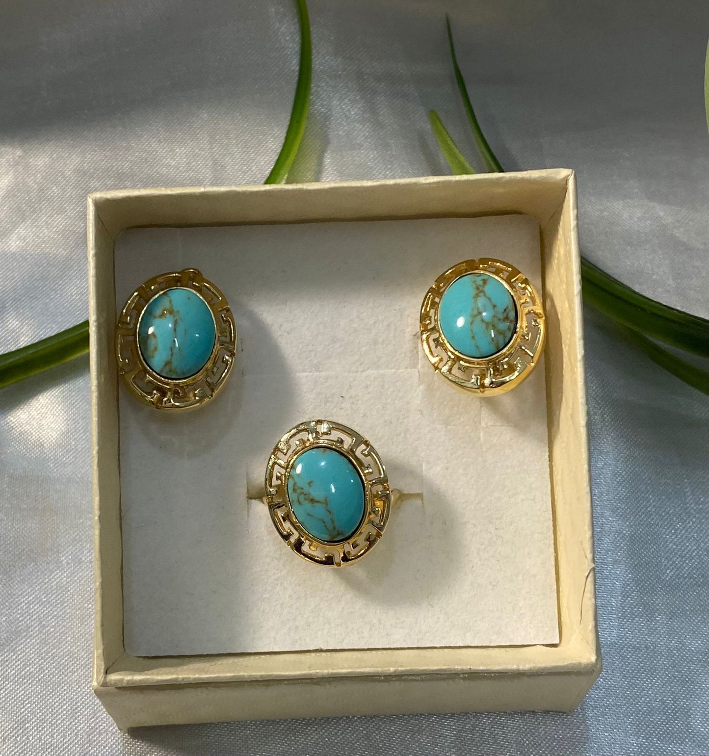 Juegos de aretes y anillos , Chapa de oro