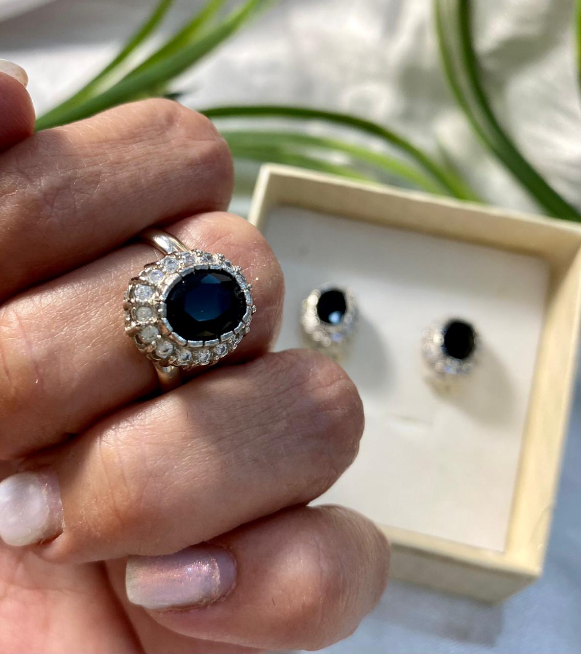 Juego de aretes y anillo estilo princesa en Rodio