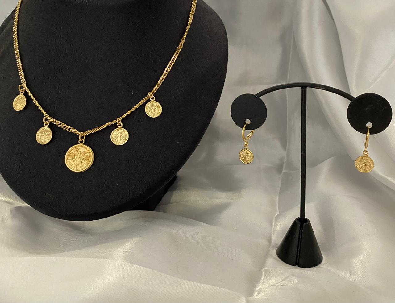 Juego de collar con monedas tipo centenario y aretes, Chapa de oro.