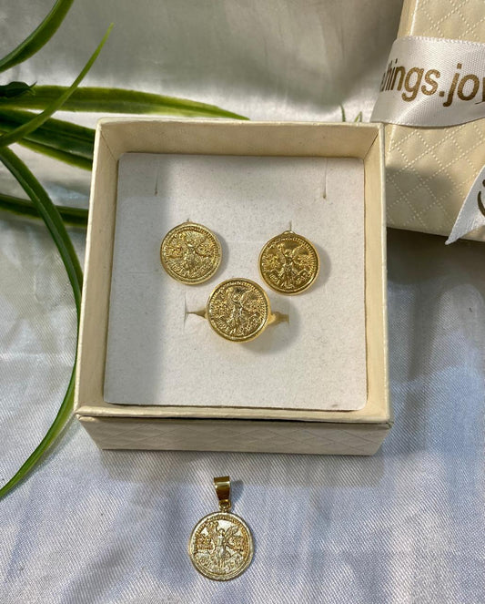 Juego de aretes, anillo y dije de moneda mini tipo Centenario, Chapa de oro