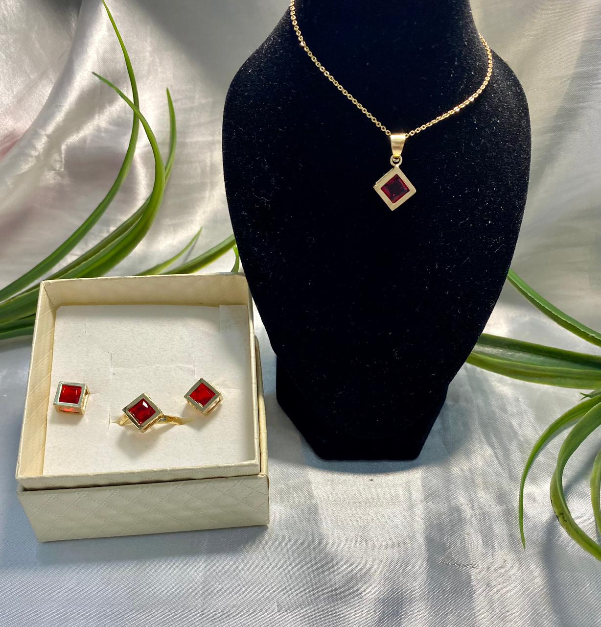 Juego de Cadena con dije, aretes y anillo con cristal, Chapa de oro