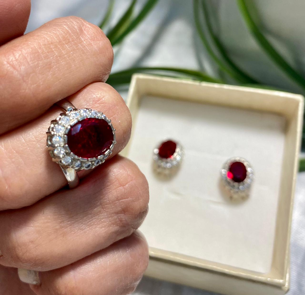 Juego de aretes y anillo estilo princesa en Rodio